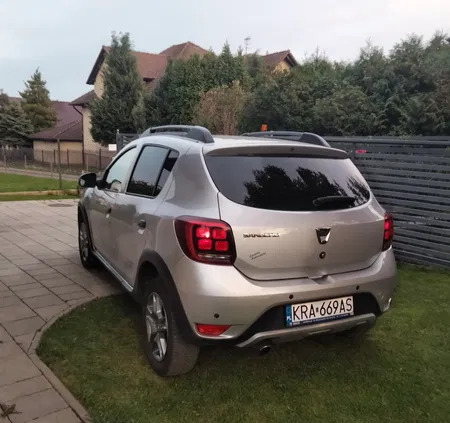 małopolskie Dacia Sandero cena 30900 przebieg: 90000, rok produkcji 2018 z Giżycko